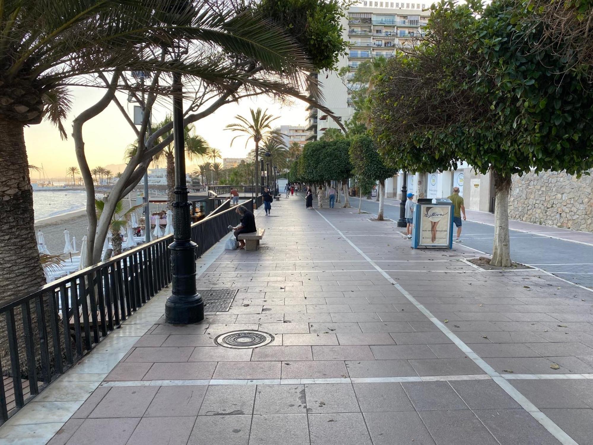 Dennilenni A Marbella Centro Apartment Luaran gambar